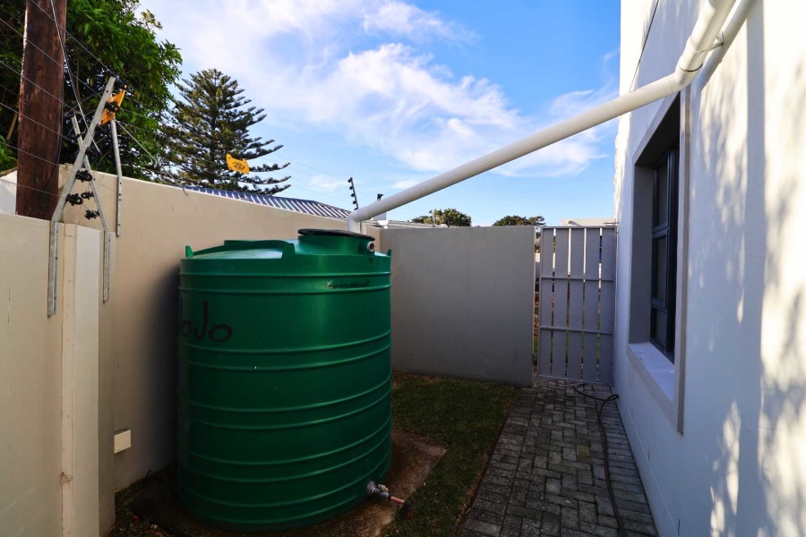 7 Bedroom Property for Sale in Sandbaai Western Cape